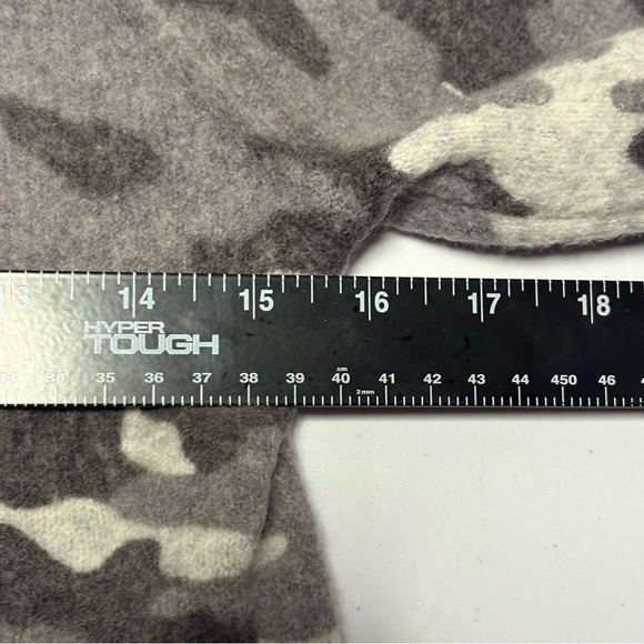 Banana Republic Kids Gray Camouflage Small Sweater - Picture 7 of 10